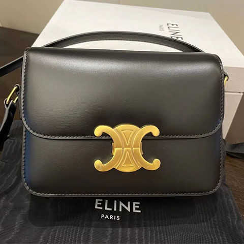 Lisa's same genuine leather women's bag 2022 new fashion versatile Arc de Triomphe stewardess tofu oblique cross small square Crossbody Tote Wallet, Black small (original logo)
Lisa's same genuine leather women's bag 2022 new fashion versatile Arc de Triomphe stewardess tofu oblique cross small square Crossbody Tote Wallet, Black small (original logo)