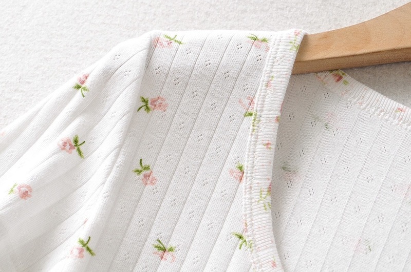 Harajuku 70s Vintage O neck Floral Short Sleeve Tee Base T-shirts Summer Girl Single-breasted Button T-shirt crop top 220321