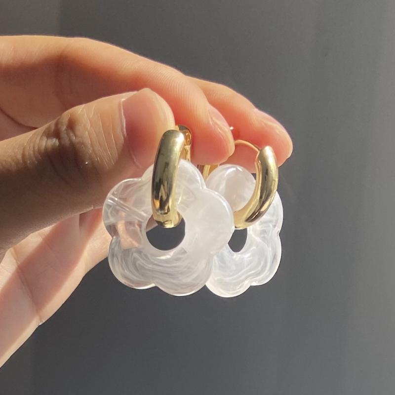 Hoop & Huggie Korea Fashion Hollow Flower Resin Earrings For Women Colorful Acrylic Metal Jewelry Accessories GiftsHoop
Hoop & Huggie Korea Fashion Hollow Flower Resin Earrings For Women Colorful Acrylic Metal Jewelry Accessories GiftsHoop