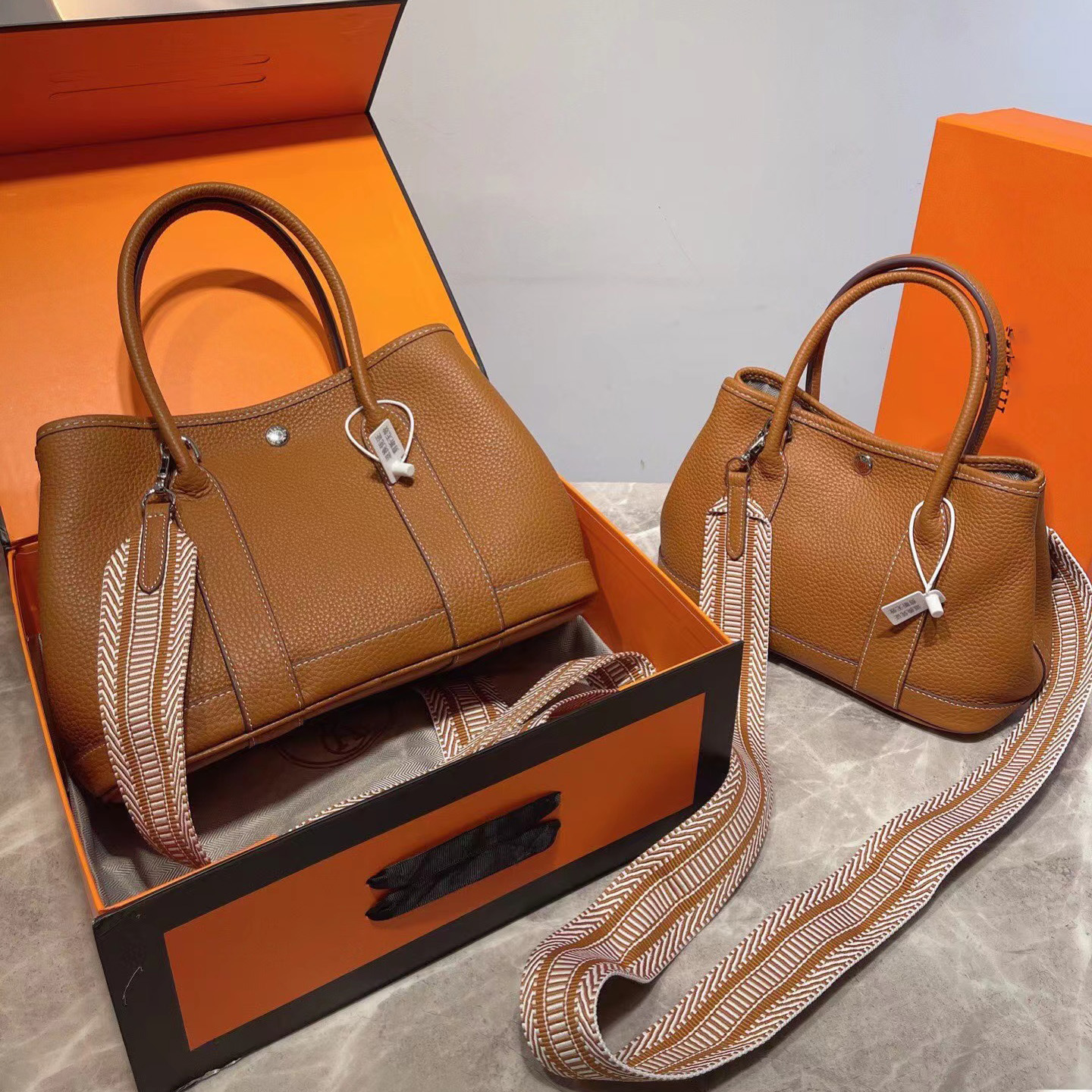 2022 Handbag bag calfskin Women evelyn e5,H Purses designer Genuine Leather famous brands shoulder Crossbody Bags GARDEN PARTY, Customize
2022 Handbag bag calfskin Women evelyn e5,H Purses designer Genuine Leather famous brands shoulder Crossbody Bags GARDEN PARTY, Customize