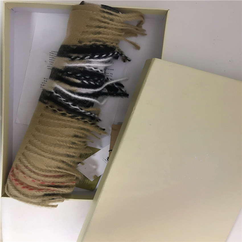 2022 New top female and male designer scarfs Fashion brand 100% cashmere scarf Winter women and men long Scarf size 180x30cm
2022 New top female and male designer scarfs Fashion brand 100% cashmere scarf Winter women and men long Scarf size 180x30cm