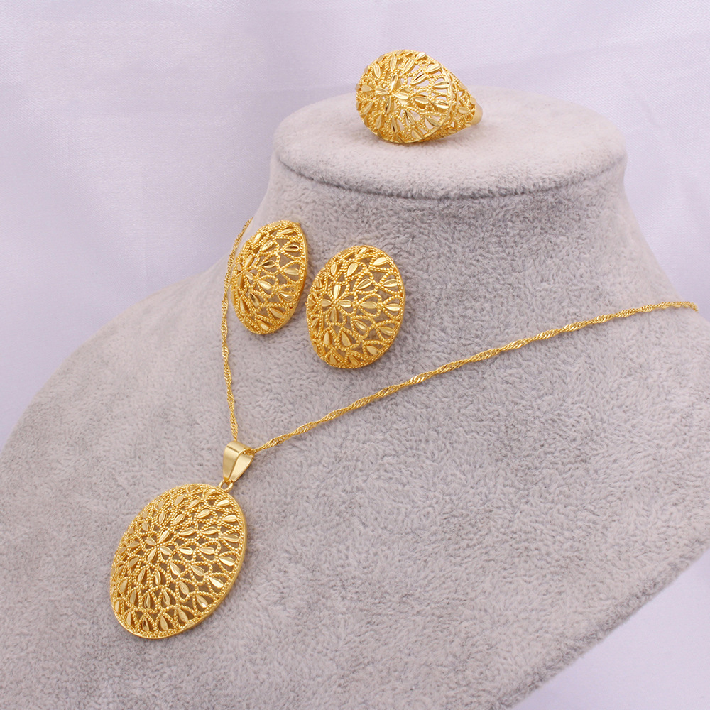 Hollow Jewelry Set Pendant Chain+Earrings+Ring 18k Ethiopian Arabia Indian Dubai African Lady Fashion Wedding Party Gift
Hollow Jewelry Set Pendant Chain+Earrings+Ring 18k Ethiopian Arabia Indian Dubai African Lady Fashion Wedding Party Gift