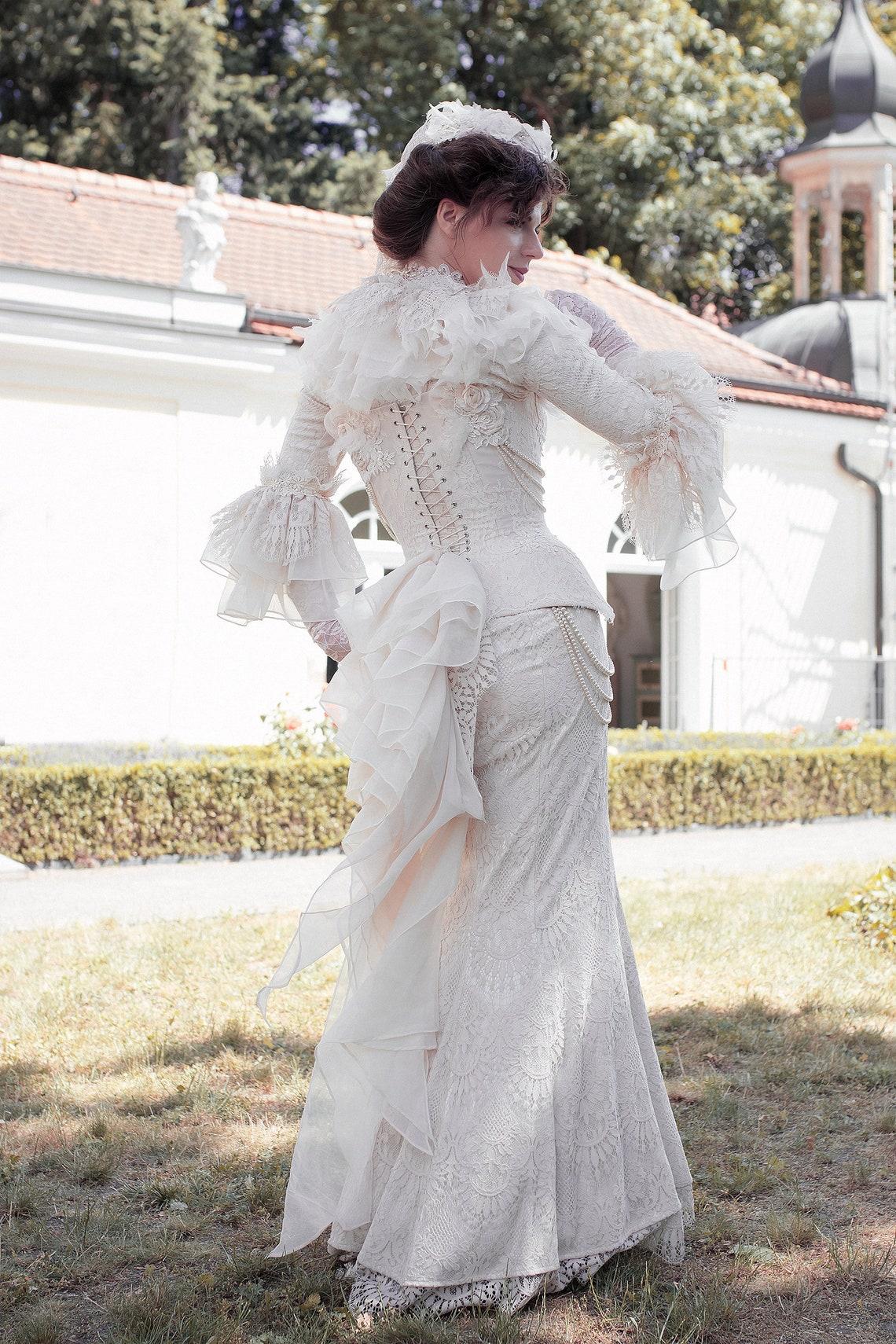 Vintage Victorian Mermaid Wedding Dress Long Sleeve Ruffle Gothic Wedding Gowns lace-up Corset Retro Ivory Bridal Dresses Black Color