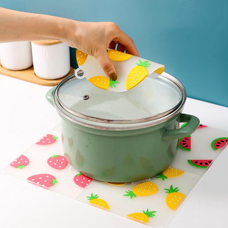 Mats & Pads Silicone Heat-Proof Table Mat Cute Cartoon Fruit Print Placemat Fashion Small Fresh Silica Gel Bowl
Mats & Pads Silicone Heat-Proof Table Mat Cute Cartoon Fruit Print Placemat Fashion Small Fresh Silica Gel Bowl