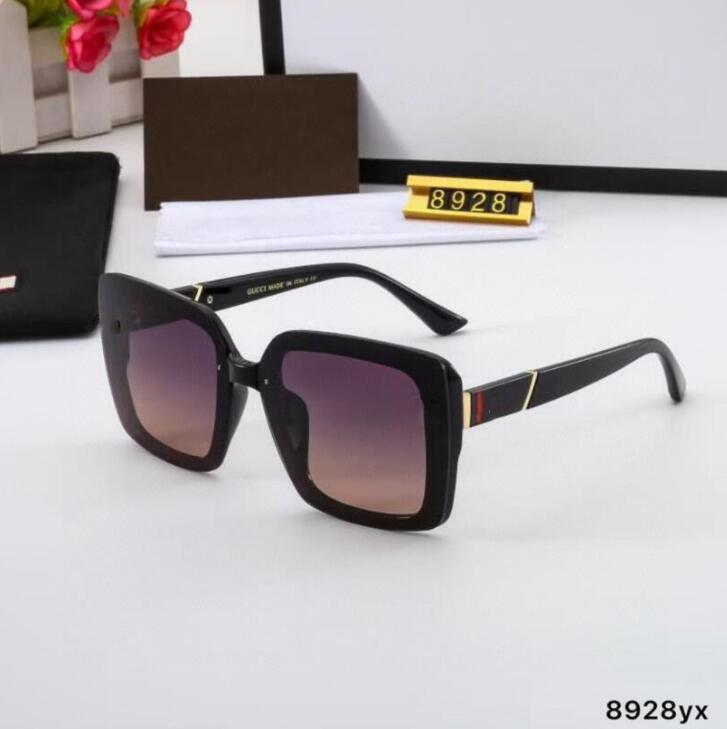 Designer Luxury Sunglasses Men Eyeglasses Outdoor Shades Big Square Frame Fashion Classic Lady Sun glasses Mirrors High Quality 8928
Designer Luxury Sunglasses Men Eyeglasses Outdoor Shades Big Square Frame Fashion Classic Lady Sun glasses Mirrors High Quality 8928