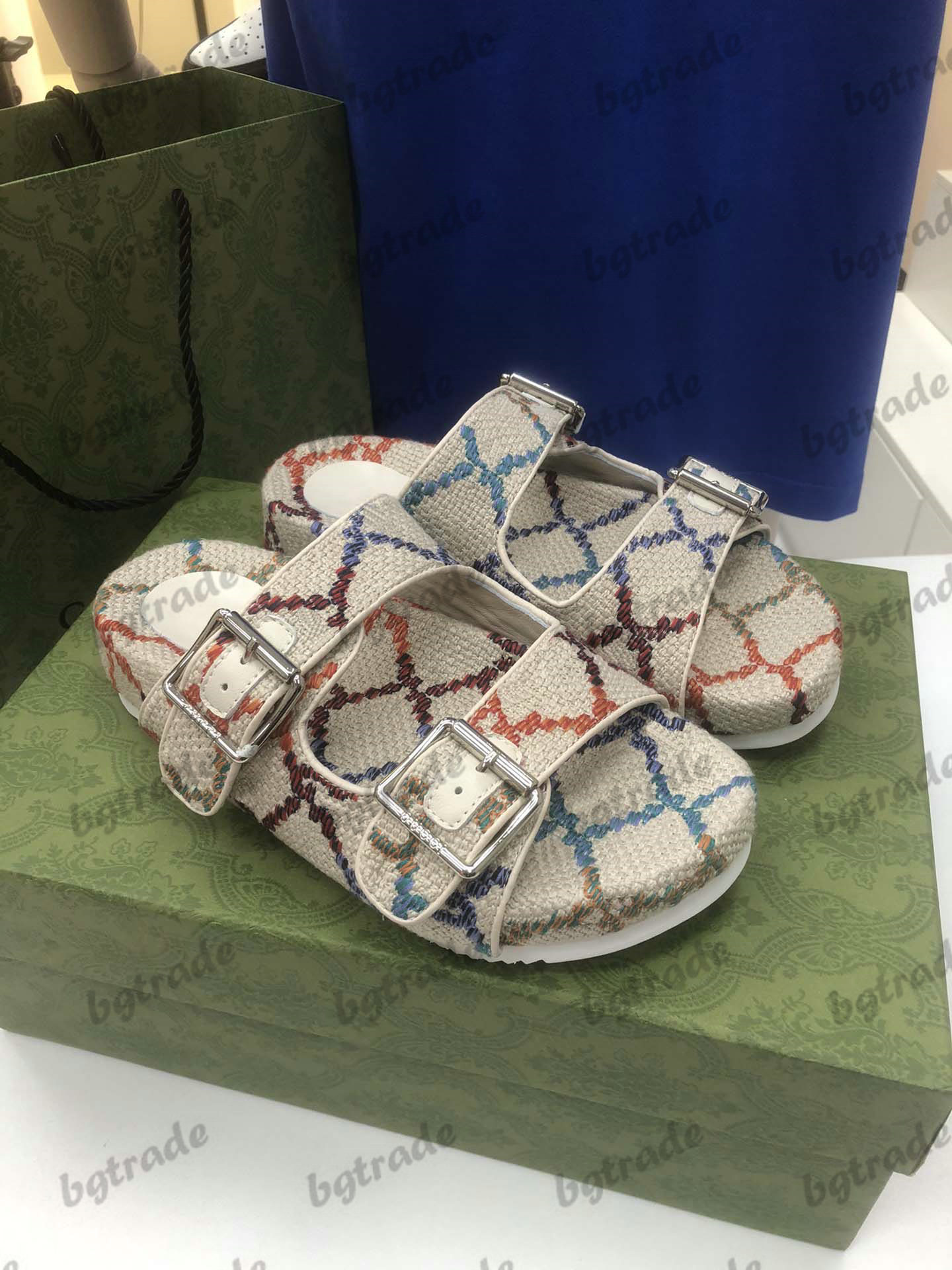 Anglelina Slides 2 Straps Women's Designer Home Outdoor Leisure Slippers Sandals Female Fashion Comfortable Breathable Trend Slippers
Anglelina Slides 2 Straps Women's Designer Home Outdoor Leisure Slippers Sandals Female Fashion Comfortable Breathable Trend Slippers