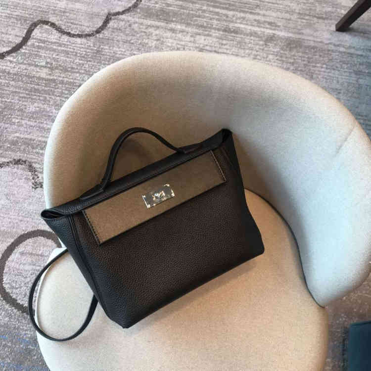 Designer Herme Handbags Handbag 2022 Cow Leather 2424 keilys Bag Women's Leather Litchi Home Women's Bag Lock One Shoulder Handbag
Designer Herme Handbags Handbag 2022 Cow Leather 2424 keilys Bag Women's Leather Litchi Home Women's Bag Lock One Shoulder Handbag