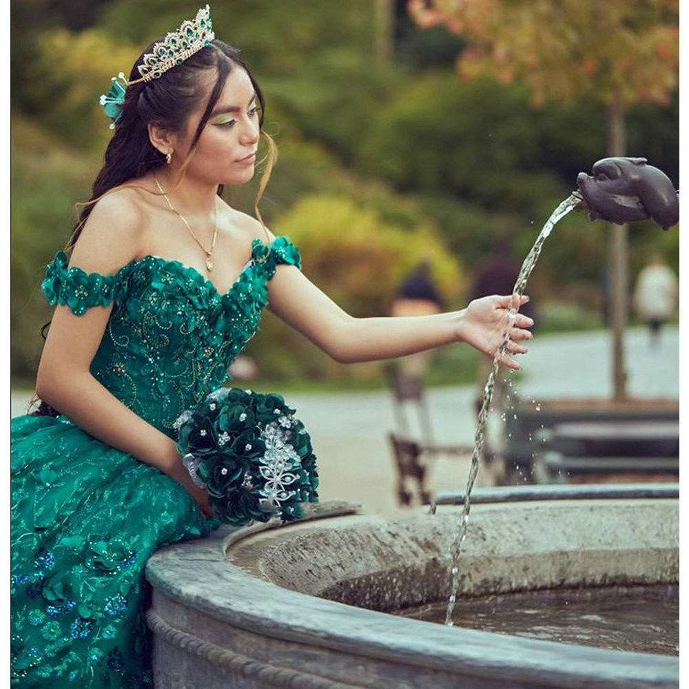 Emerald Green Off The Shoulder 3D Flowers Ball Gown Quinceanera Dresses With Cloak Crystal Lace Corset Sweet 15 Girls Party