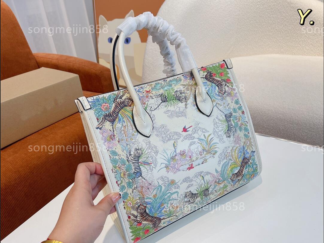 Counter same style Bags 2023 New Women Big Tote Coated Canvas Designer Bag Fashion Handbag Luxury Crossbody Designer Bags Shopping Evening, Beige
Counter same style Bags 2023 New Women Big Tote Coated Canvas Designer Bag Fashion Handbag Luxury Crossbody Designer Bags Shopping Evening, Beige