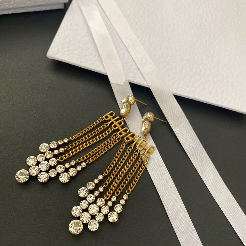 Retro Charm Stud Earrings Fashion Design Gem Jewelry Ornate Ornament Women's Jewelry0
Retro Charm Stud Earrings Fashion Design Gem Jewelry Ornate Ornament Women's Jewelry0