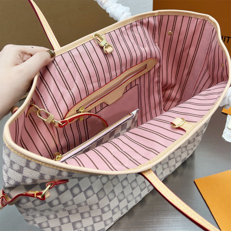 Louiseity 1 Viutonity totes designer luxury bags womens high quality LVS luxurys designers handbag women bag mini purses handbags the tote onthego wallet 5MKF, Old flower red
Louiseity 1 Viutonity totes designer luxury bags womens high quality LVS luxurys designers handbag women bag mini purses handbags the tote onthego wallet 5MKF, Old flower red