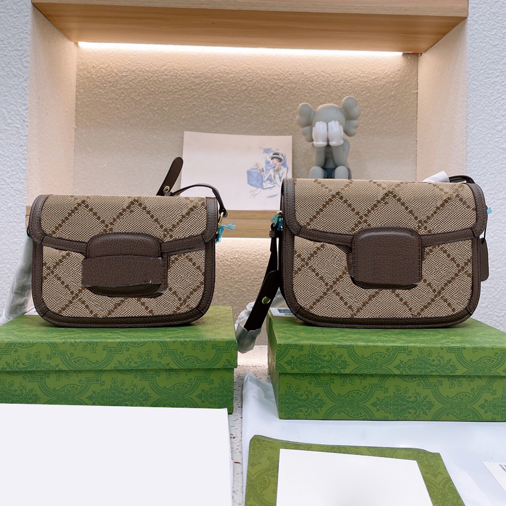 Fashion Designer Bags Luxury Woman Chain Handbags Shoulder Bag Designers handbag Lady Nylon Banquet Black Wite Messenger Crossbody Bag Top Quality With Box, #g3
Fashion Designer Bags Luxury Woman Chain Handbags Shoulder Bag Designers handbag Lady Nylon Banquet Black Wite Messenger Crossbody Bag Top Quality With Box, #g3