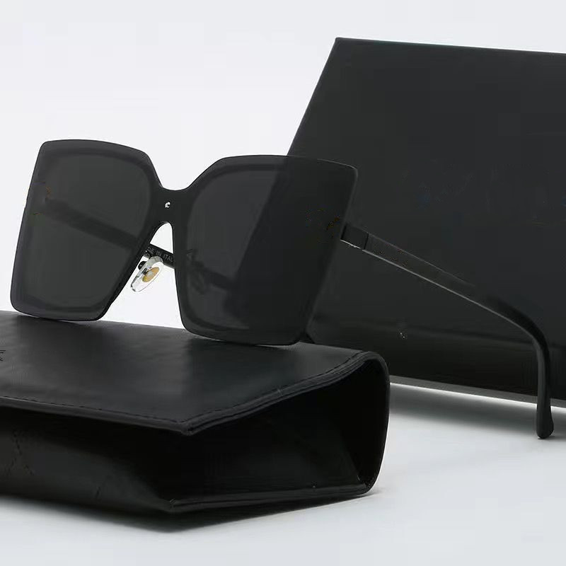 11 High Quality Luxury Womans Sunglasses Fashion Mens Sun glasses UV Protection men Designer eyeglass Gradient Metal hinge women spectacles box
11 High Quality Luxury Womans Sunglasses Fashion Mens Sun glasses UV Protection men Designer eyeglass Gradient Metal hinge women spectacles box