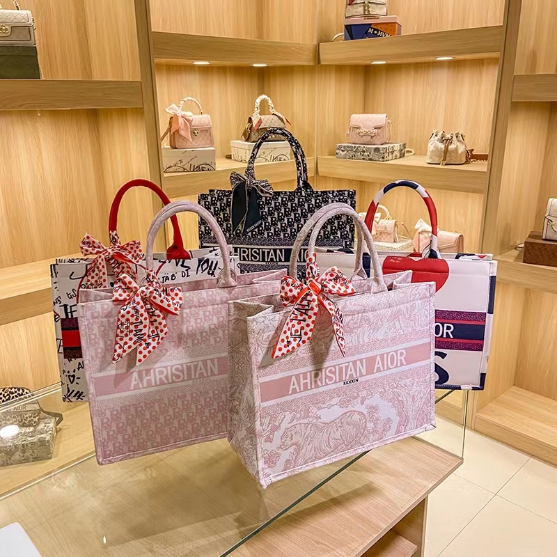 Advanced shopping mother bag girl Korean version of the new portable high-capacity tote bag shoulder bag, Paragraph 1
Advanced shopping mother bag girl Korean version of the new portable high-capacity tote bag shoulder bag, Paragraph 1