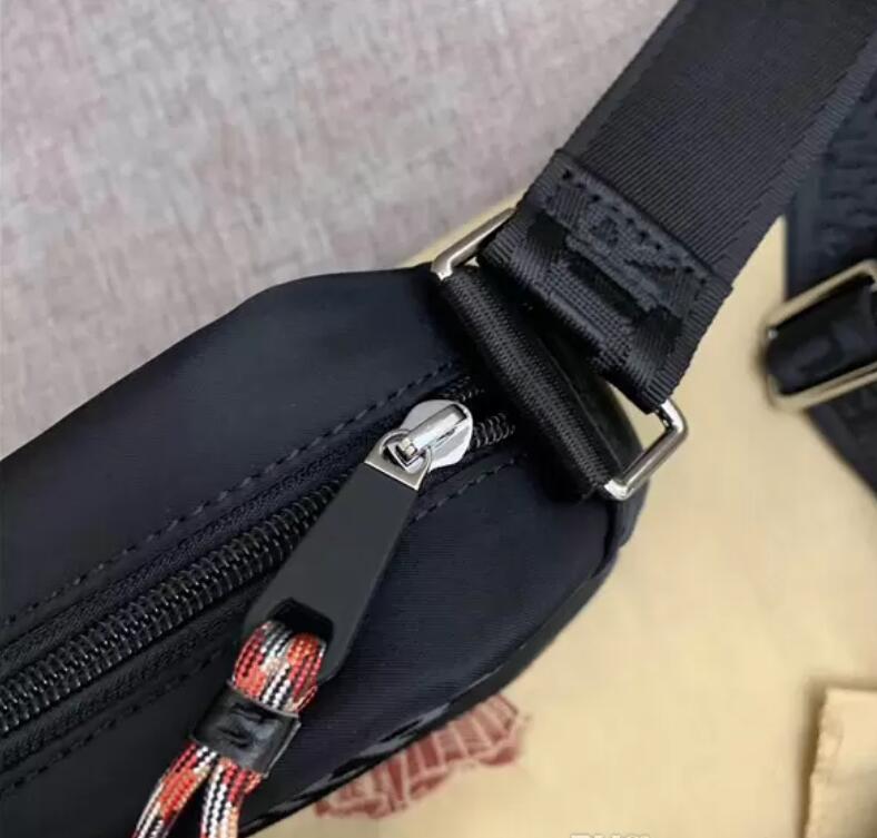 2025 Classic Luxury Bag Canvas Men's Camera bag Best shoulder bag size 22cm 16cm, Black
2025 Classic Luxury Bag Canvas Men's Camera bag Best shoulder bag size 22cm 16cm, Black