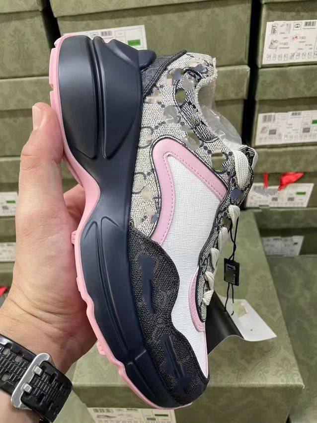 Rhyton Designer Shoes Platform Sneaker Men Women Trainers Multicolor Sneakers Vintage Chaussures Strawberry Mouse Mouth Shoe
Rhyton Designer Shoes Platform Sneaker Men Women Trainers Multicolor Sneakers Vintage Chaussures Strawberry Mouse Mouth Shoe