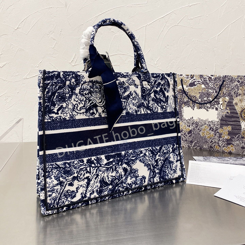 2022 New Ribbons Women handbags Fashion Bags Totes ladies Artwork Canvas Luxury brand design dinner 41cm Large Diana Handbag shopping bag Multiple pattern options, Style 0
2022 New Ribbons Women handbags Fashion Bags Totes ladies Artwork Canvas Luxury brand design dinner 41cm Large Diana Handbag shopping bag Multiple pattern options, Style 0