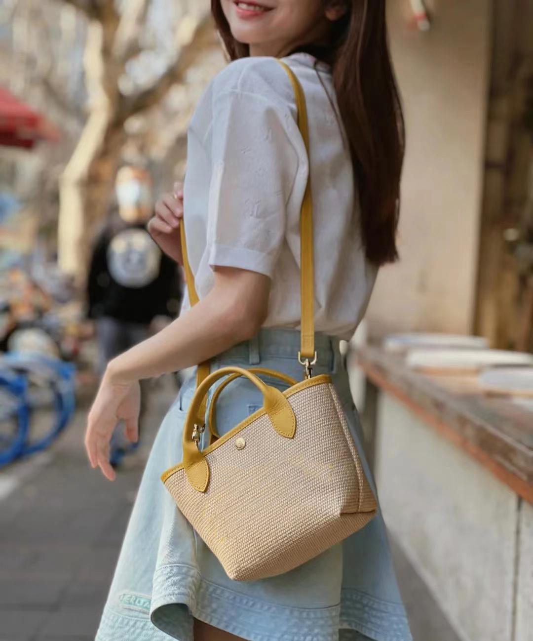 Women's Totes Fashion mini Straw Bags Le Pliages Club 70 anniversary champion Luxurys Designers long handbag Shoulder 10162HYT A5, Green
Women's Totes Fashion mini Straw Bags Le Pliages Club 70 anniversary champion Luxurys Designers long handbag Shoulder 10162HYT A5, Green