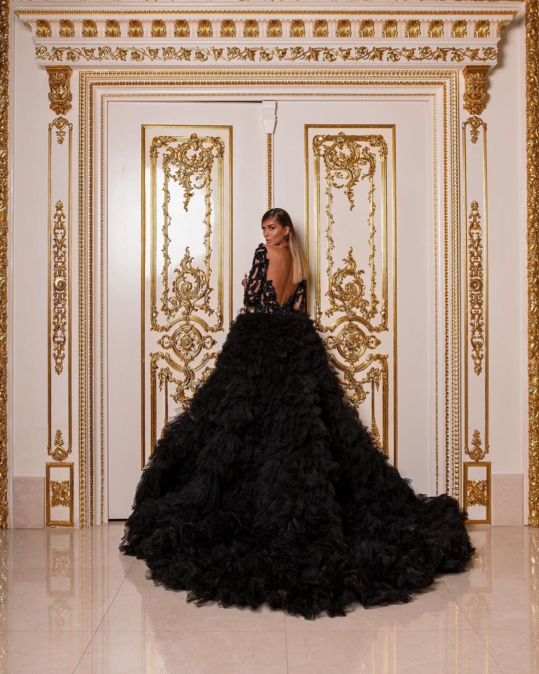 Black Sexy Mermaid Prom Dresses V Neck Hollow Long Sleeves Appliques Sequins Beads Lace Ruffles Train Side Slit Floor Length Party Gowns Plus Size Cus