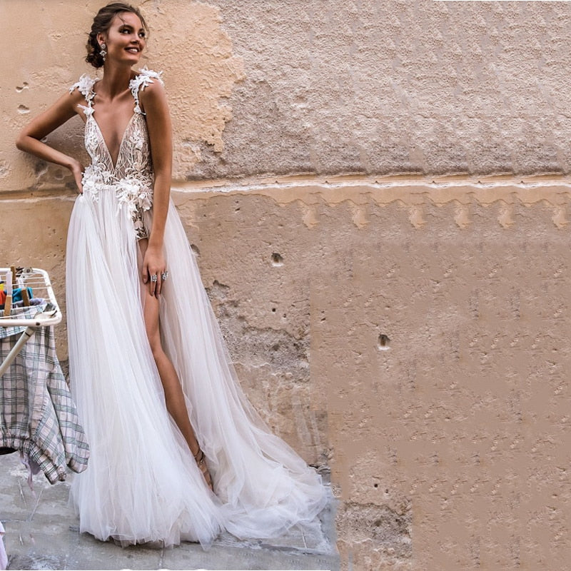 Sexy Beach Boho Wedding Dress Deep V Neck Backless A Line Bridal Gowns Lace Appliques Tulle Wedding Dresses Side High Split Robe De Mariee