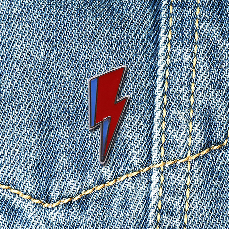 European and American animation red blue lightning Brooch geometric metal simple badge pin logo cross-border e-commerce wholesale spot, As picture
European and American animation red blue lightning Brooch geometric metal simple badge pin logo cross-border e-commerce wholesale spot, As picture