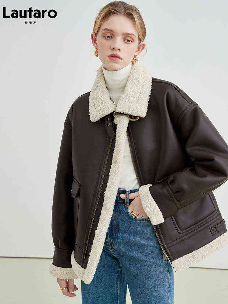 Lautaro Winter Thick Warm Brown Sherpa Leather Lined Jacket Women Zipper Long Sleeve Loose Stylish Casual Designer Clothing 2022 J220727, Chestnut brown
Lautaro Winter Thick Warm Brown Sherpa Leather Lined Jacket Women Zipper Long Sleeve Loose Stylish Casual Designer Clothing 2022 J220727, Chestnut brown