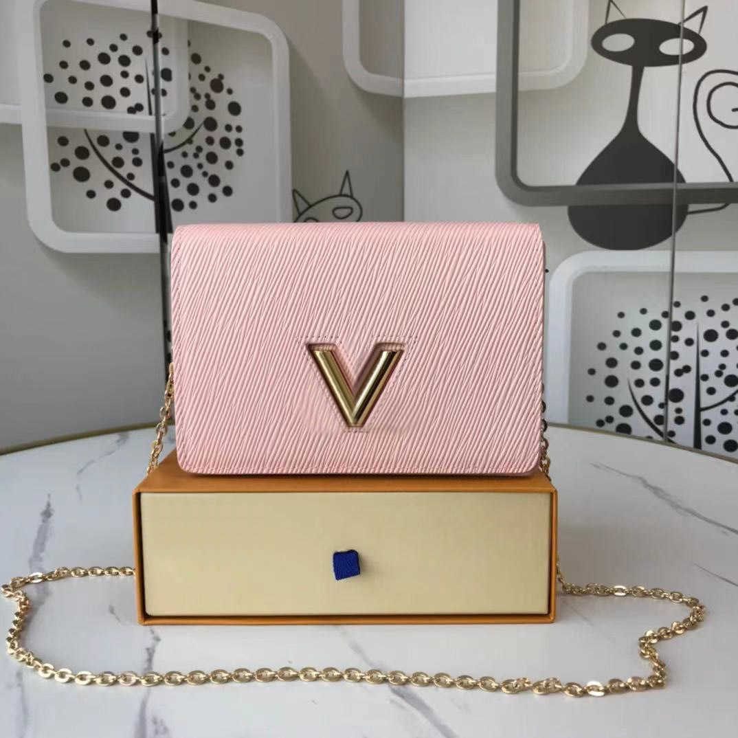 2021 Hot New Fashion Women's Leather Bags Women's Leather V Lock Flip Chain Bag Twist Shoulder Bag Ladies Messenger Bag with Box, Black
2021 Hot New Fashion Women's Leather Bags Women's Leather V Lock Flip Chain Bag Twist Shoulder Bag Ladies Messenger Bag with Box, Black