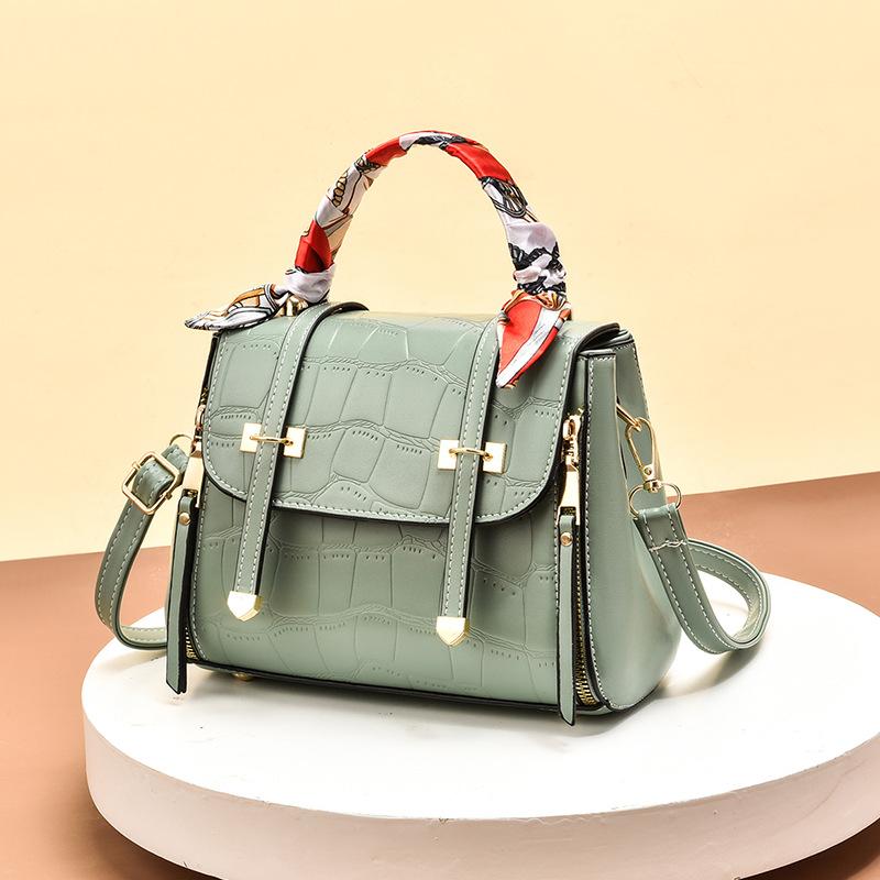 Evening Bags Textured Small Flap Bag Women's Single Shoulder Diagonal Span Simple Fashion Female Handbag DesignerEvening, 002
Evening Bags Textured Small Flap Bag Women's Single Shoulder Diagonal Span Simple Fashion Female Handbag DesignerEvening, 002