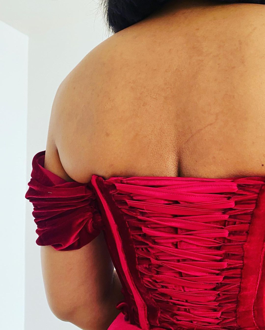 2022 Plus Size Arabic Aso Ebi Burgundy Sheath Sexy Prom Dresses Velvet Strapless Evening Formal Party Second Reception Birthday Engagement Bridesmaid 