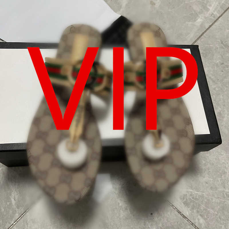 Fashion Mens Designer slippers womens slides sandals men Luxury shoes summer beach slide flat with box flower women sneakers leather rubber sandal, 11
Fashion Mens Designer slippers womens slides sandals men Luxury shoes summer beach slide flat with box flower women sneakers leather rubber sandal, 11
