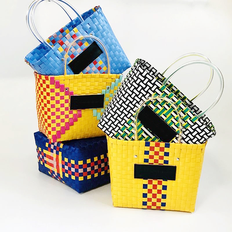 Wholesale new personality designer bag handbag large capacity Basket series color matching craft woven vegetable basket 22cm 116, 22*22*14
Wholesale new personality designer bag handbag large capacity Basket series color matching craft woven vegetable basket 22cm 116, 22*22*14