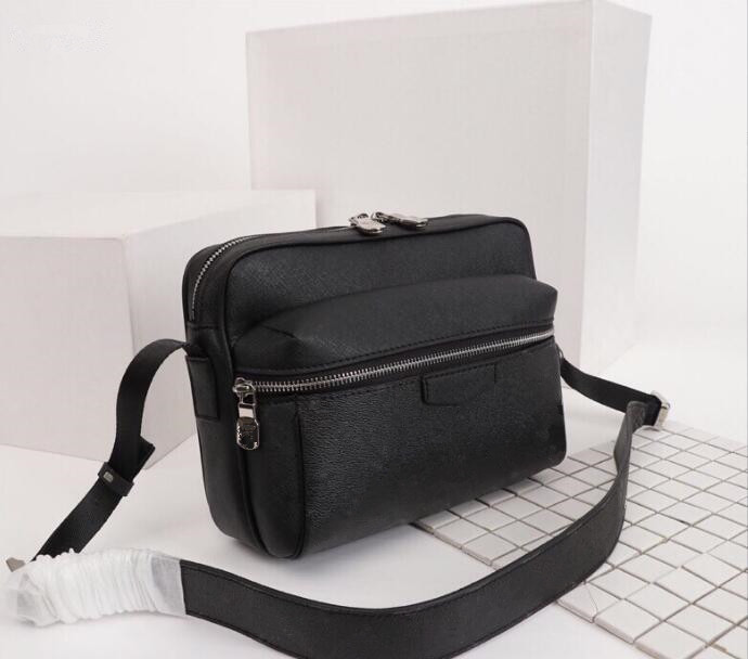 High Quality Men Outdoor Messenger Bag Black Leather Cross Body Office Bags for Man Women Designer Crossbody Purse Unisex with Zipper and Wide Strap 26cm, Black flower
High Quality Men Outdoor Messenger Bag Black Leather Cross Body Office Bags for Man Women Designer Crossbody Purse Unisex with Zipper and Wide Strap 26cm, Black flower