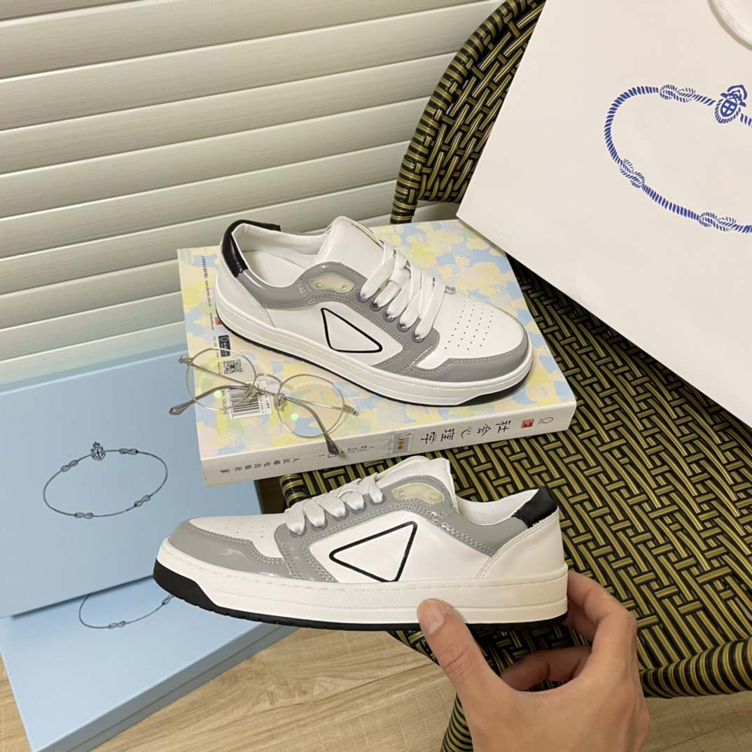 2023 New Women Triangle Letter Sports Shoes Lace Up Versatile Casual Board Shoes Women Shoe, Red
2023 New Women Triangle Letter Sports Shoes Lace Up Versatile Casual Board Shoes Women Shoe, Red