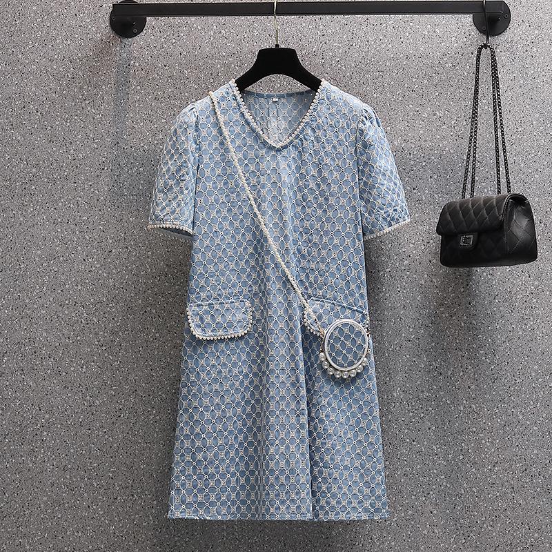 Plus Size Dresses 2022 Summer Customized Denim Pearls Stitching Embroidery Dress Women V Neck Short Sleeve Loose Vestidos With Free Bag, Blue
Plus Size Dresses 2022 Summer Customized Denim Pearls Stitching Embroidery Dress Women V Neck Short Sleeve Loose Vestidos With Free Bag, Blue