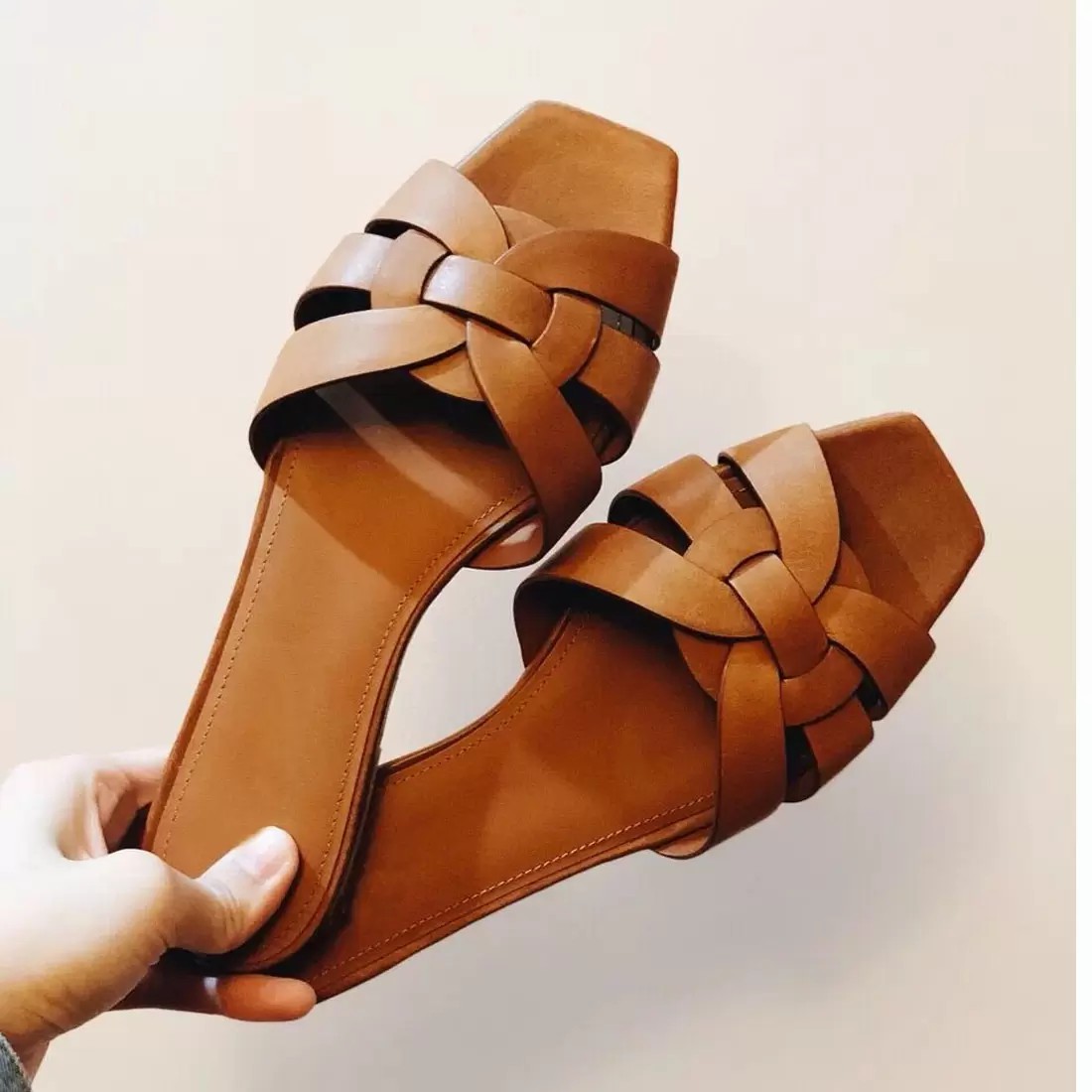 Wholesale Tribute Women's Sandals slipper Leather Slides Sandal Nu Pieds Outdoor Lady Beach Sandals Casual Slippers Ladies Comfort
Wholesale Tribute Women's Sandals slipper Leather Slides Sandal Nu Pieds Outdoor Lady Beach Sandals Casual Slippers Ladies Comfort