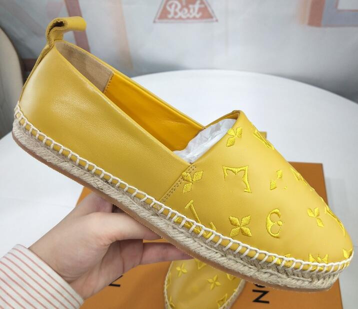 2022 Mixed material gold wire letter Sandals Spring summer Latest fisherman shoes Comfortable and breathable outsole antiskid abrasion resistant, Black
2022 Mixed material gold wire letter Sandals Spring summer Latest fisherman shoes Comfortable and breathable outsole antiskid abrasion resistant, Black