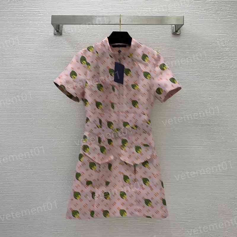 Womens Designer Dresses Fashion Brand Letter Classic Pattern Half Zip Waist Thin Short Sleeve Dress High Quality Women Clothing 0912
Womens Designer Dresses Fashion Brand Letter Classic Pattern Half Zip Waist Thin Short Sleeve Dress High Quality Women Clothing 0912