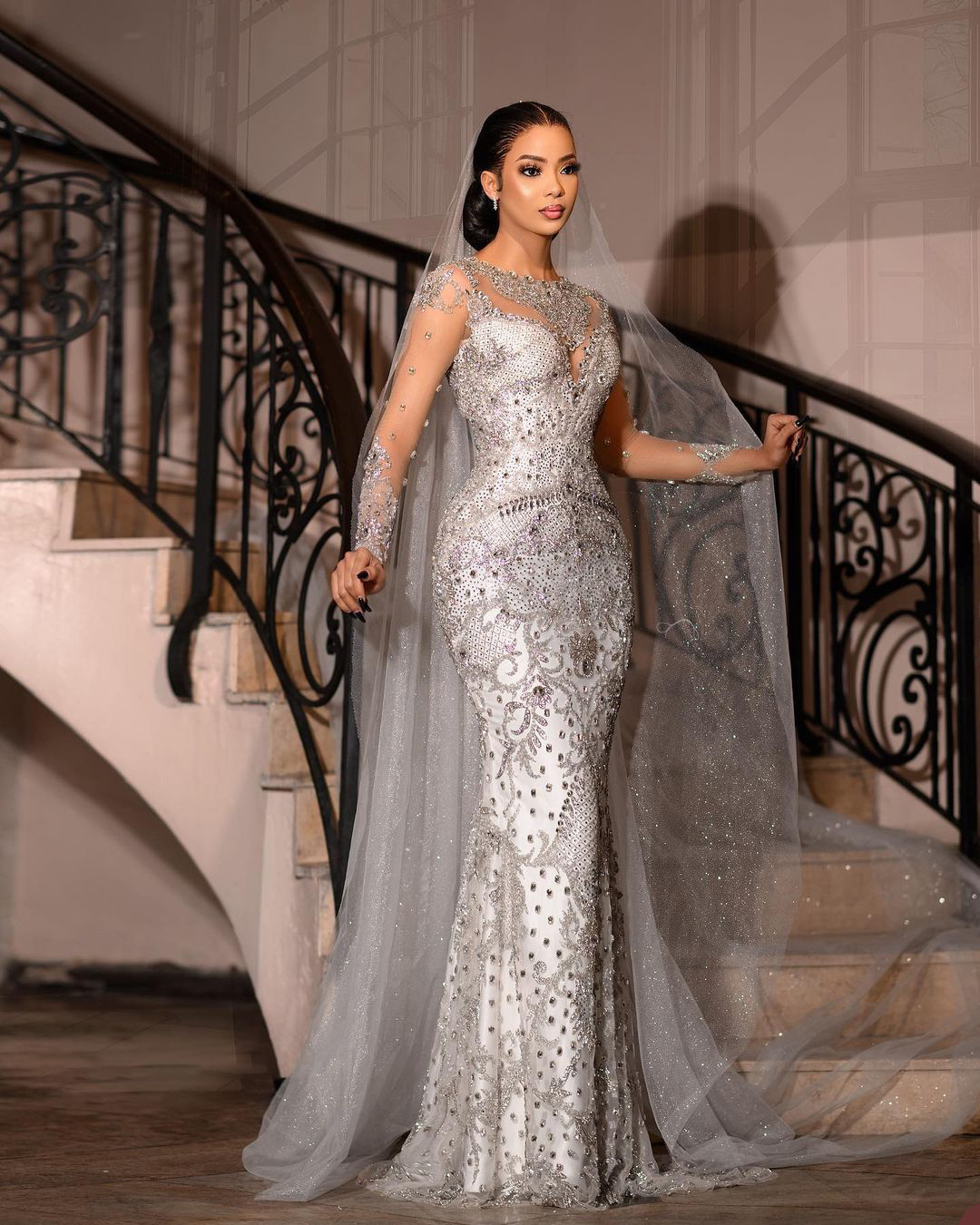 Mermaid Wedding Dress Long Sleeves V Neck Backless Sparkg Appliques Sequins Dias or Length Bridal Gowns Custom Made Vestido de novia