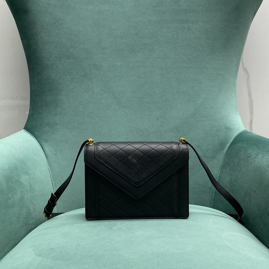 10A top quality Mini sheepskin leather shoulder bag 20cm fashion flap bag woman crossbody bags luxury designer bagss lady clutch purs With box Y032
10A top quality Mini sheepskin leather shoulder bag 20cm fashion flap bag woman crossbody bags luxury designer bagss lady clutch purs With box Y032