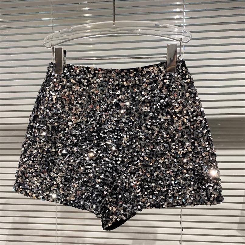 Spring and Autumn Black Velvet Shorts Women Sequined Shiny Versatile Short Pants Clubwear High Street 220629