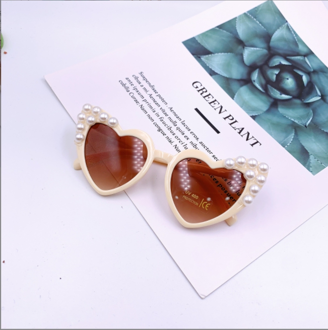 Wholesale Children Sunglasses Kids pearl LOVE Heart Sun Boys Girls Glasses Baby UV400 Safety Frame Eyewear Z260305