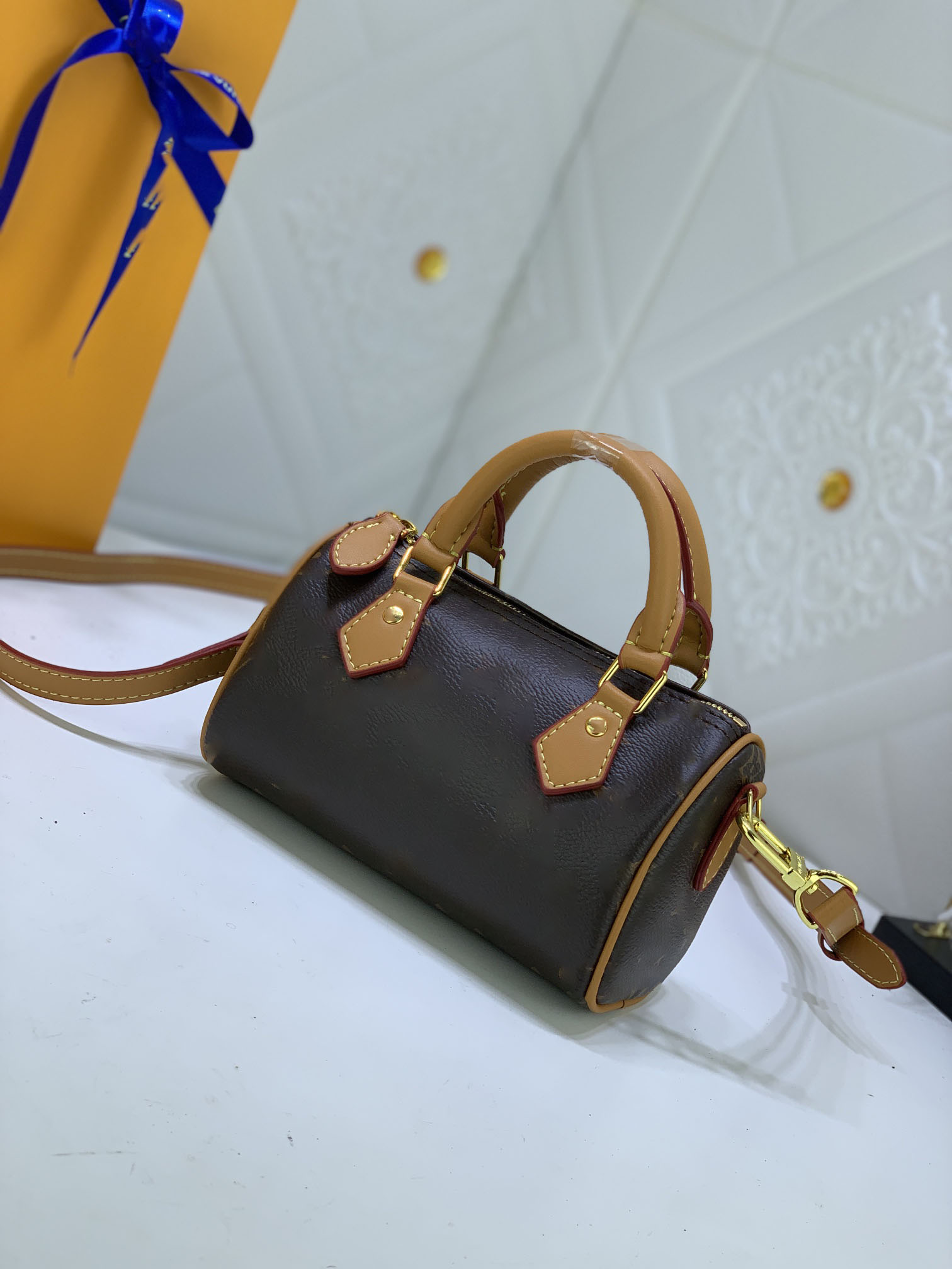 Luxury brand leather clutch mini tote bag cross-body bag shoulder bag M81085, 2#45957
Luxury brand leather clutch mini tote bag cross-body bag shoulder bag M81085, 2#45957
