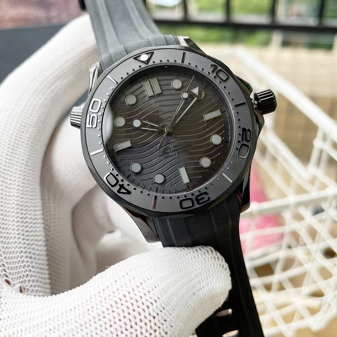 Luxury diving watch Mens Watches waterproof 300 meter dive Dive's all-new Carbon Black Super-Luminnova luminous coating Leather fine steel watchband C1, Tool
Luxury diving watch Mens Watches waterproof 300 meter dive Dive's all-new Carbon Black Super-Luminnova luminous coating Leather fine steel watchband C1, Tool