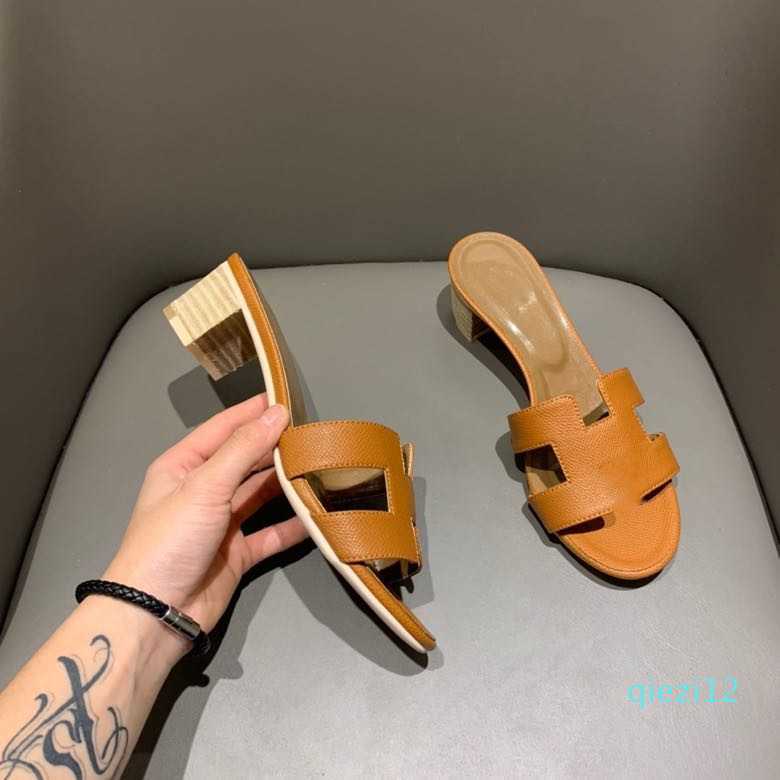 2022 ladies luxury high heel sandals classic designer slippers fashionable beach flip flops, 12 slippery surface
2022 ladies luxury high heel sandals classic designer slippers fashionable beach flip flops, 12 slippery surface