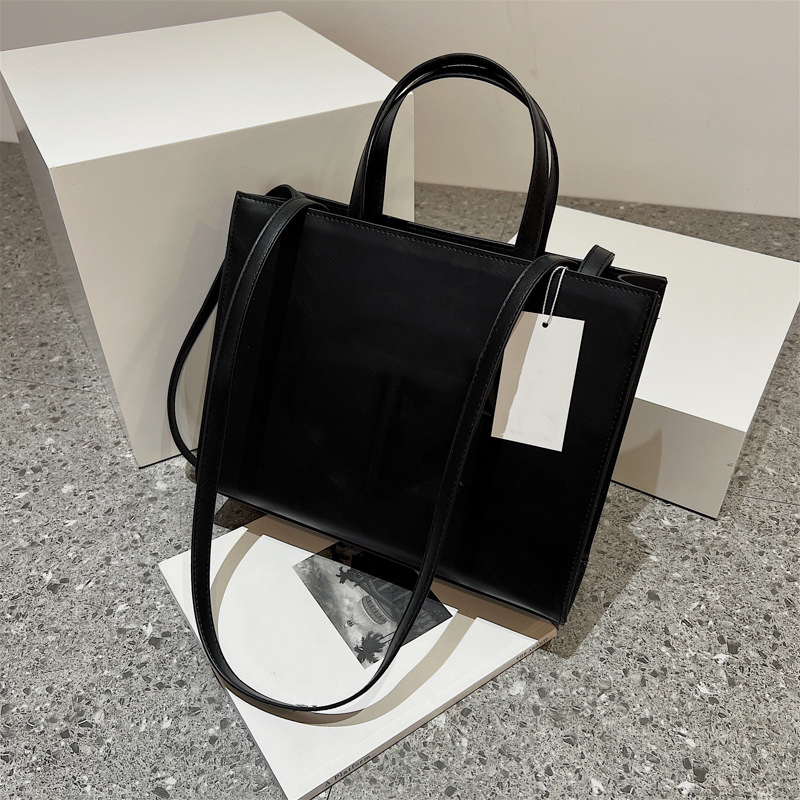 Luxury Designer Shoulder bags Womens Purse Tote handbags Fashion Style Women Crossbody Letters zipper bag Pu Leather High Quality handbag wholesale Wallets, White
Luxury Designer Shoulder bags Womens Purse Tote handbags Fashion Style Women Crossbody Letters zipper bag Pu Leather High Quality handbag wholesale Wallets, White
