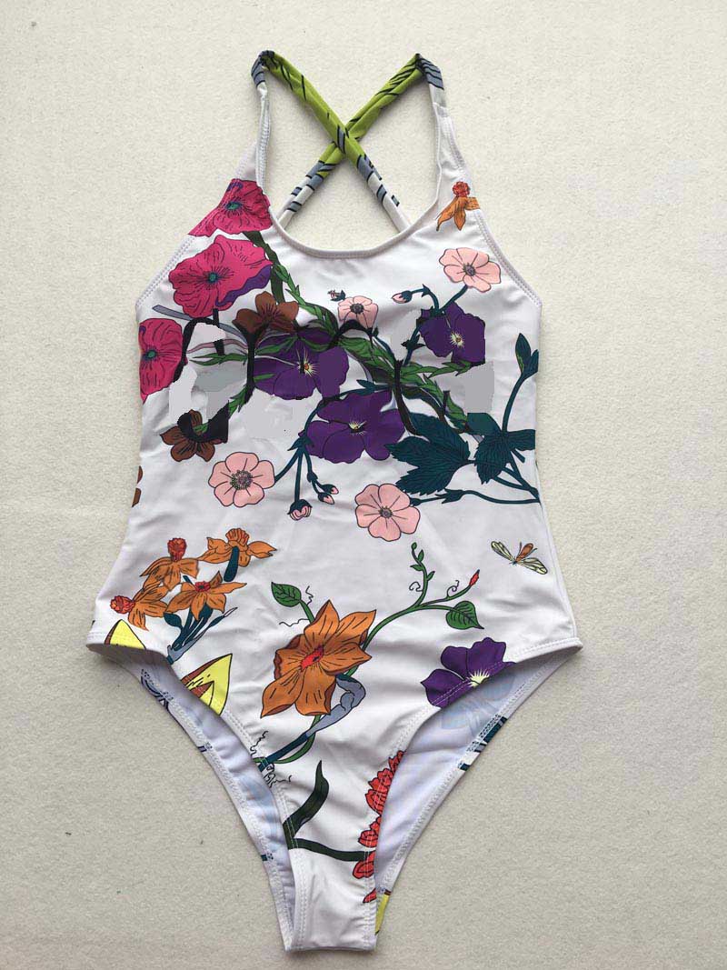 Bikinis Womens 2020SS Swimsuits Set Beach Bathing Two piece set bikini Wind Swimwears High Quality Female Classical Swimwear
Bikinis Womens 2020SS Swimsuits Set Beach Bathing Two piece set bikini Wind Swimwears High Quality Female Classical Swimwear