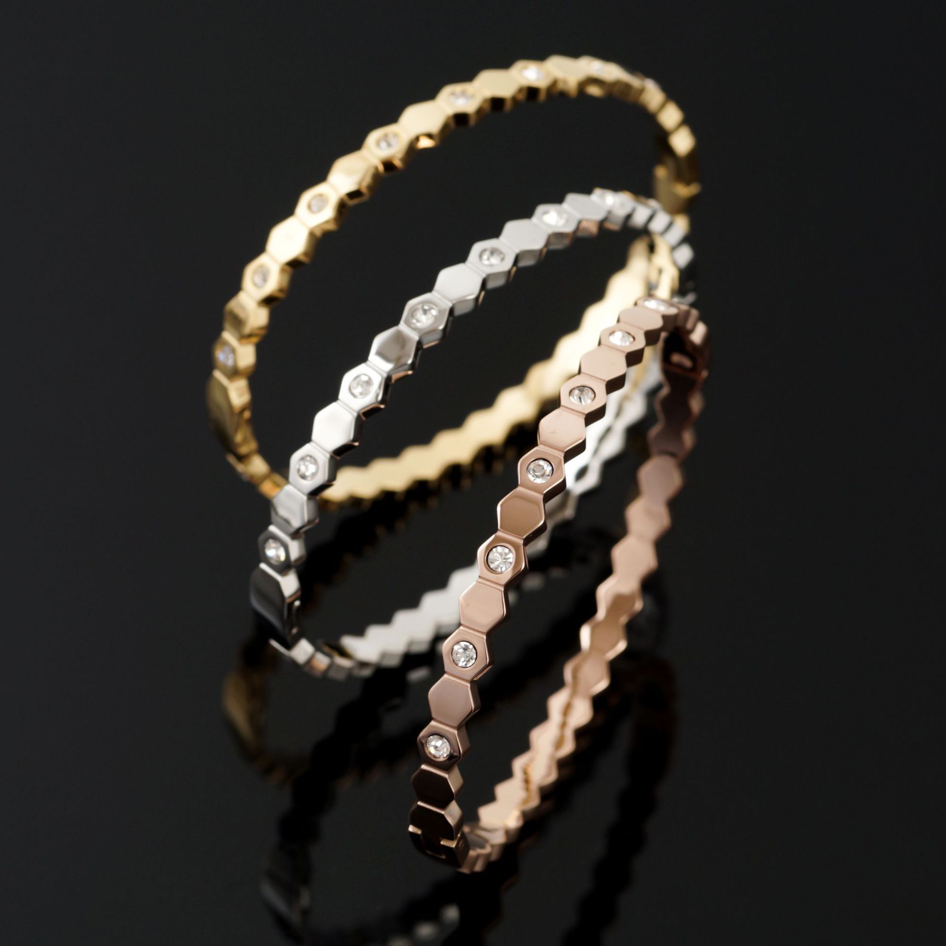 2022 New Fashion Stainless Steel Bangle Bracelets Necklaces with Shining Crystal 18K Gold Silver Rose Gold Bracelet Luxury Jewelry for Women
2022 New Fashion Stainless Steel Bangle Bracelets Necklaces with Shining Crystal 18K Gold Silver Rose Gold Bracelet Luxury Jewelry for Women