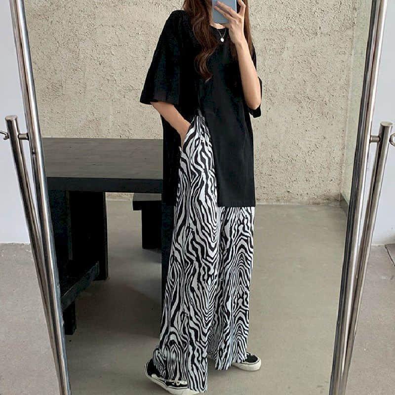Women's T-Shirt Womens Suit 2022 Summer Korean Two-piece Design Black T Shirt High Waist Plaid Casual Pants 2 Piece Set Women ClothesWomen's, Black top and pants
Women's T-Shirt Womens Suit 2022 Summer Korean Two-piece Design Black T Shirt High Waist Plaid Casual Pants 2 Piece Set Women ClothesWomen's, Black top and pants