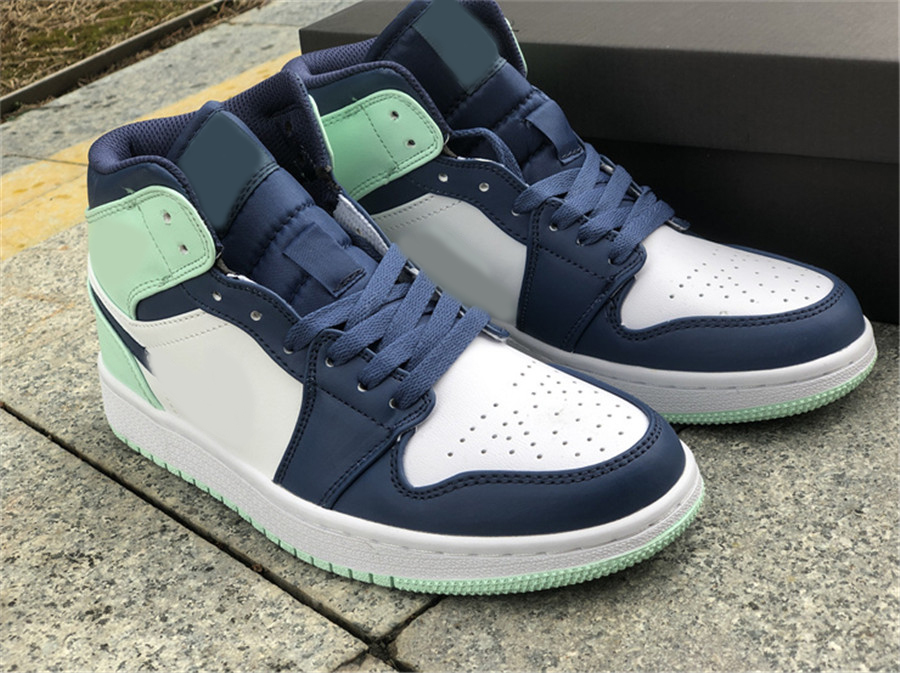 Hottest Authentic 1 Mid Shoes Navy Blue Mint Green 1S Purple Pulse Men Women Outdoor Sports Sneakers Original 36-45
Hottest Authentic 1 Mid Shoes Navy Blue Mint Green 1S Purple Pulse Men Women Outdoor Sports Sneakers Original 36-45
