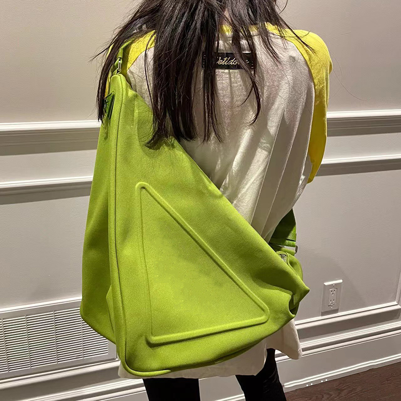 Designer Canvas Large Triangle Crossbody Bag Luxurys Designers Bags Italy Milano Brand Embossing Logo Women Denim Handbags Lady Relief Letters Shoulder Handbag, Blue 
Designer Canvas Large Triangle Crossbody Bag Luxurys Designers Bags Italy Milano Brand Embossing Logo Women Denim Handbags Lady Relief Letters Shoulder Handbag, Blue